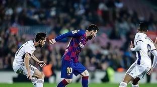 她为何如此 她为何如此